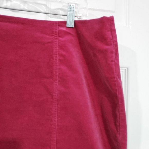 Forever 21 + Raspberry Pink Corduroy Mini Skirt in Size 2X - Picture 3 of 10